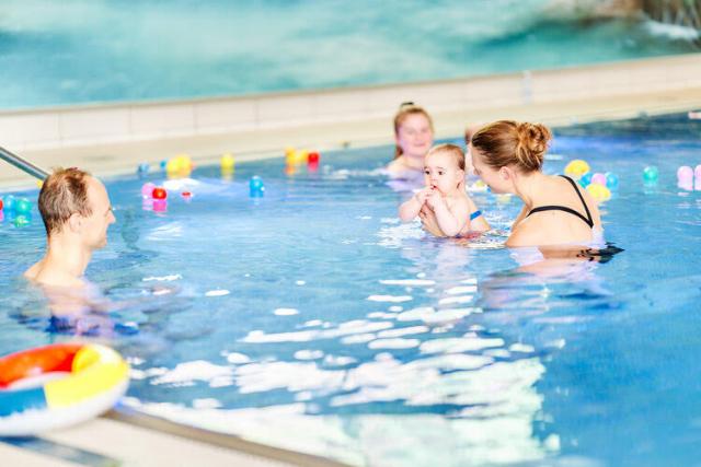 Babysvømning med FysioHuset i Randers, Alle instruktører er børnefysioterapeuter